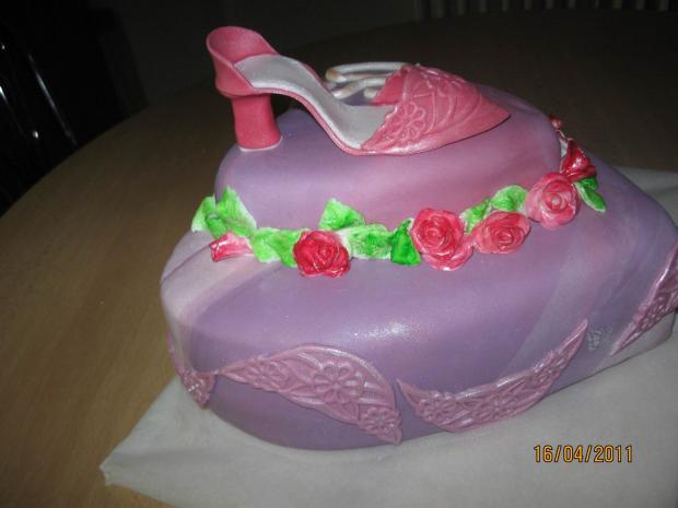 iný uhoľ pohľadu, torta, Narodeninové torty, Viera Zala, 1