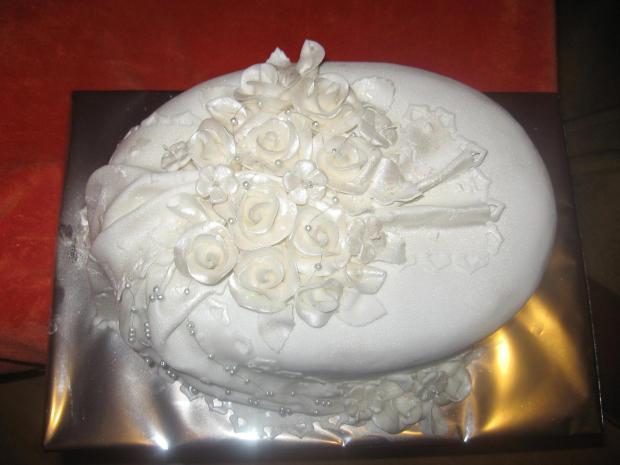 Oválna z vrchu, torta, Svadobné torty Oválna z vrchu, torta, Svadobné torty, Veronika N., 1