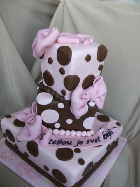 Hranata trojposchodova, torta, Netradičné torty Hranata trojposchodova, torta, Netradičné torty, Alenik, 1