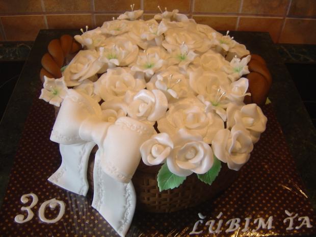 Košík s bielymi ružami, torta Košík s bielymi ružami, torta, Denisa_KB, 1