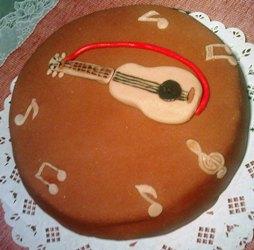 S gitarou, torta, OLINKA_liska_ryska, 1