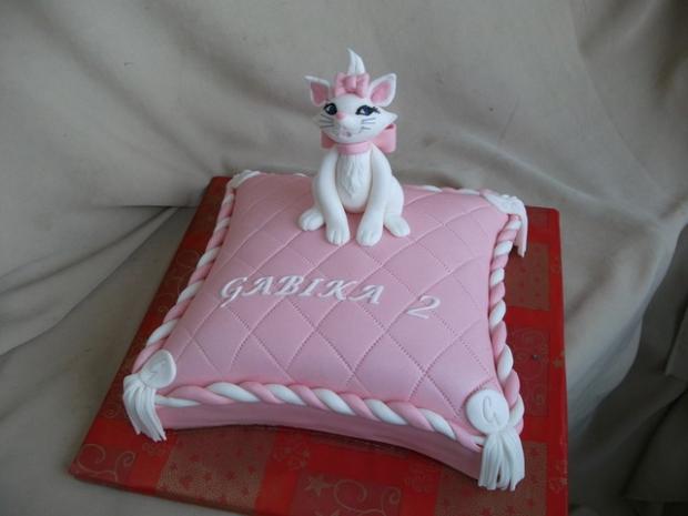 Mačička Aristokratka na vankúšiku:-), torta, Rozprávkové torty Mačička Aristokratka na vankúšiku:-), torta, Rozprávkové torty, Alenik, 1