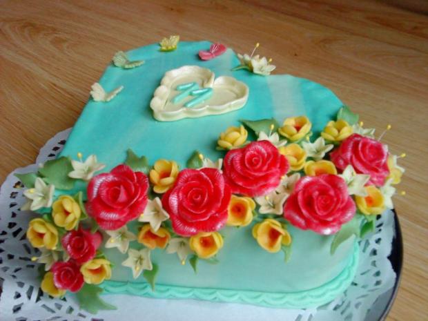 bonboniéra plná kvetín-iný pohľad:), torta, mončulik snv, 1