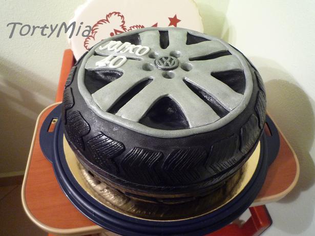 Pneumatika, torta, Narodeninové torty, TortyMia, 1