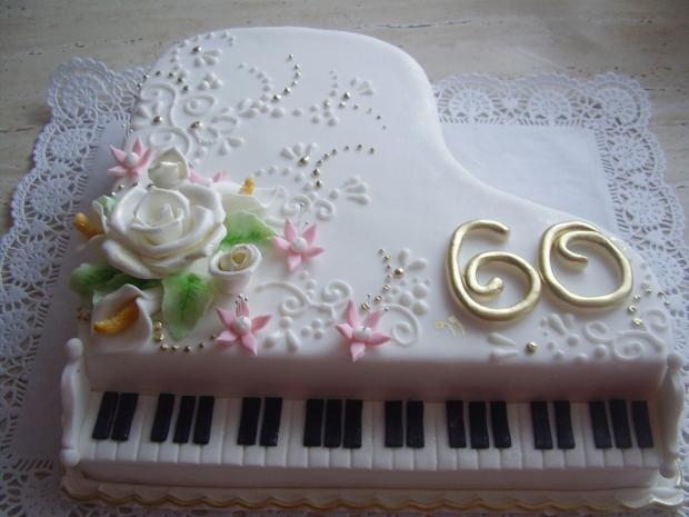 klavír bílý s 60-kou, torta, Blanka, 1