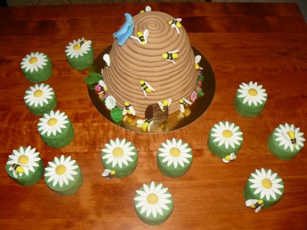 úľ s kvietkami, torta úľ s kvietkami, torta, MarikaFa, 1