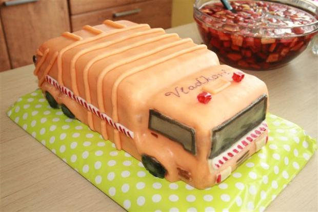 smetiarske auto k 3. narodeninám, torta, Torty autíčka, vláčiky, anulik, 1