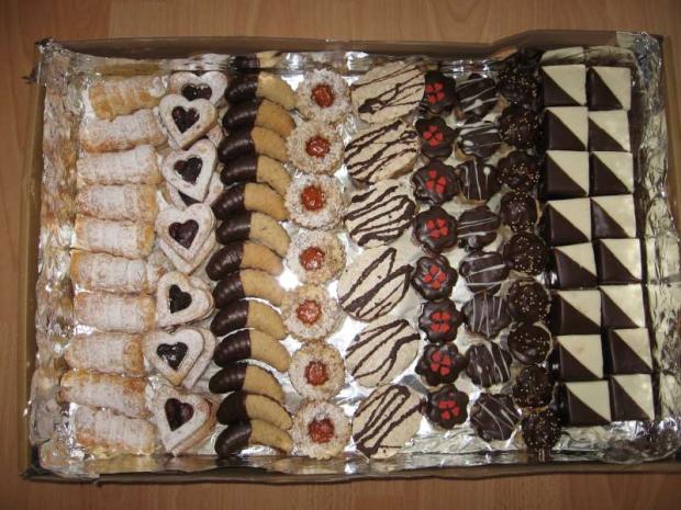Moje zákusky ktoré som si piekla na vlastnú 50- tku, torta, Zákusky Moje zákusky ktoré som si piekla na vlastnú 50- tku, torta, Zákusky, annak8, 1