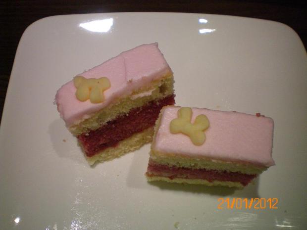 punčové rezy s čokoládou mašličkou, torta, Zákusky, Jana Nociarova, 1