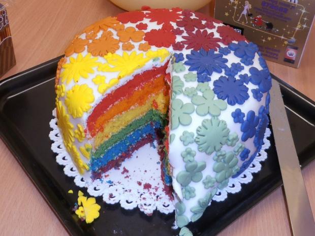 Duhová torta s rezom - Foto:lyrra