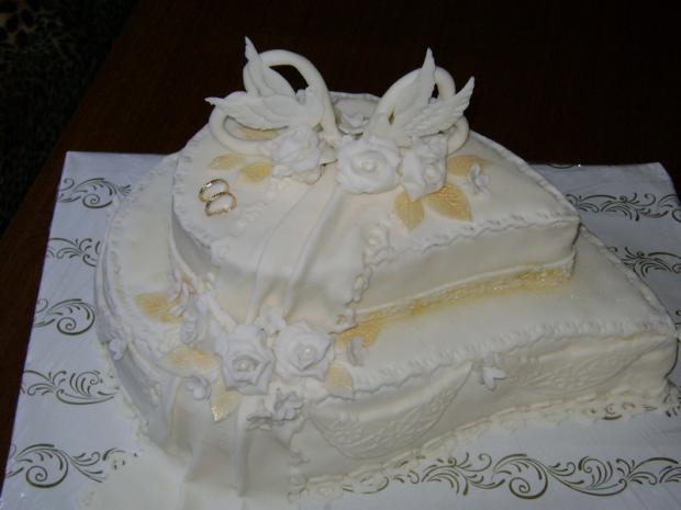 bielo zlatá s holubicami a závojom 1, torta, Svadobné torty bielo zlatá s holubicami a závojom 1, torta, Svadobné torty, marlenka 771, 1