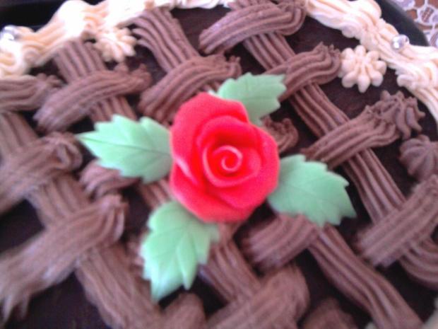detail ruzicky, torta, rexika, 1