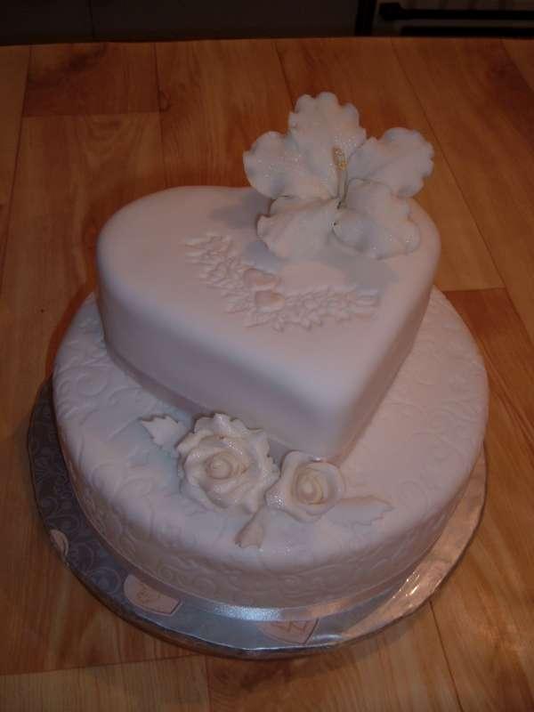Svadobná s ibiškom a ružami, torta, Svadobné torty Svadobná s ibiškom a ružami, torta, Svadobné torty, lydia, 1