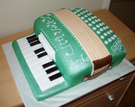 Akordeón, torta, Netradičné torty Akordeón, torta, Netradičné torty, zabinka, 1