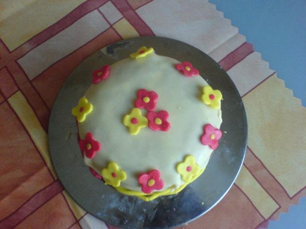 K meninám, torta, Mišena, 1