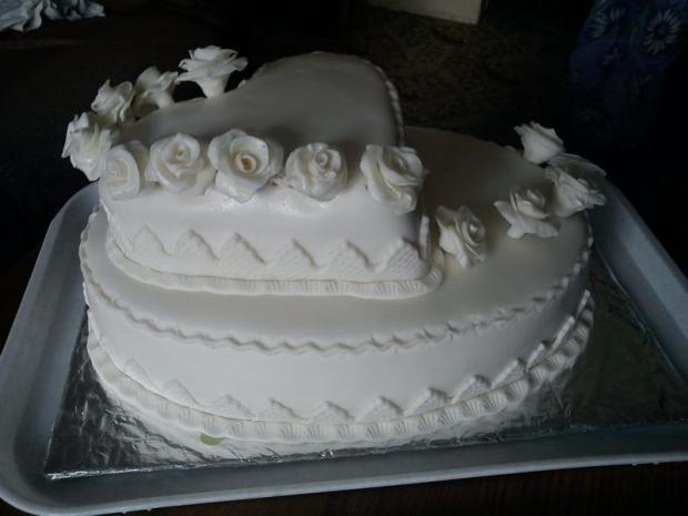 Ďalšia poschodová,nie celkom vydarená, torta, Svadobné torty Ďalšia poschodová,nie celkom vydarená, torta, Svadobné torty, Alík, 1