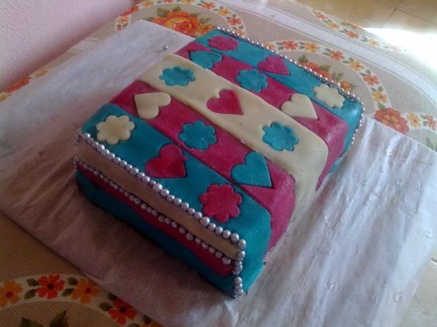 Farebná hranatá, torta, Timeas, 1
