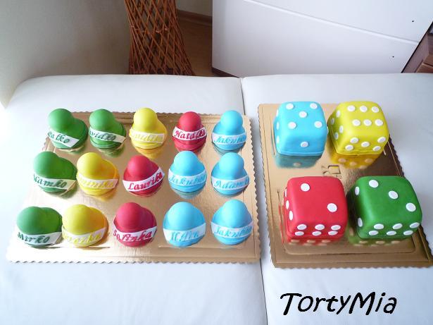 Minitortičky Človeče nezlob se, torta, Torty - škola, stužková Minitortičky Človeče nezlob se, torta, Torty - škola, stužková, TortyMia, 1