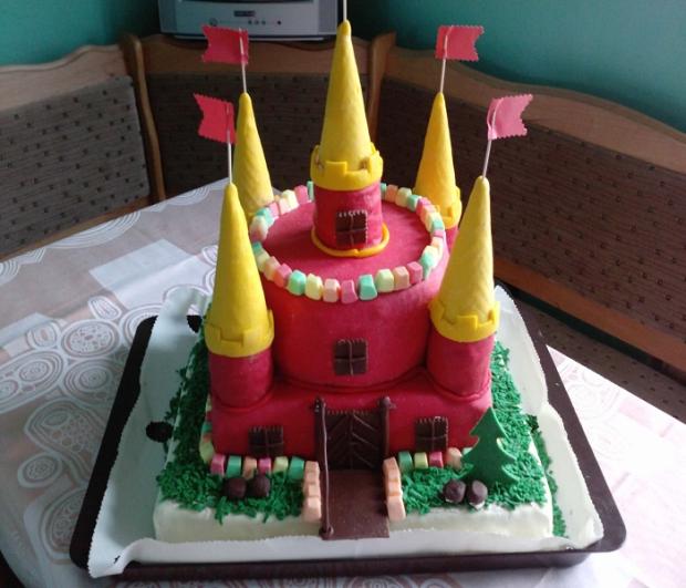 Červený hrad, torta, Narodeninové torty, turjanicova, 1