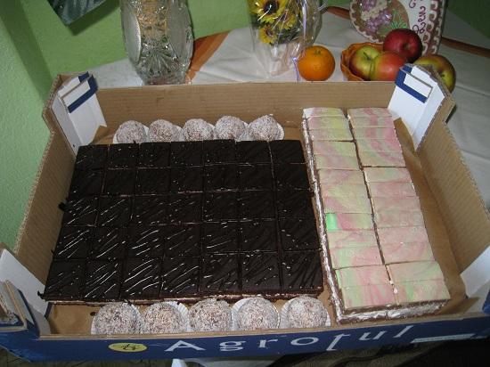 zamatová kocka a jogurtové rezy, torta, Zákusky zamatová kocka a jogurtové rezy, torta, Zákusky, karinka306, 1