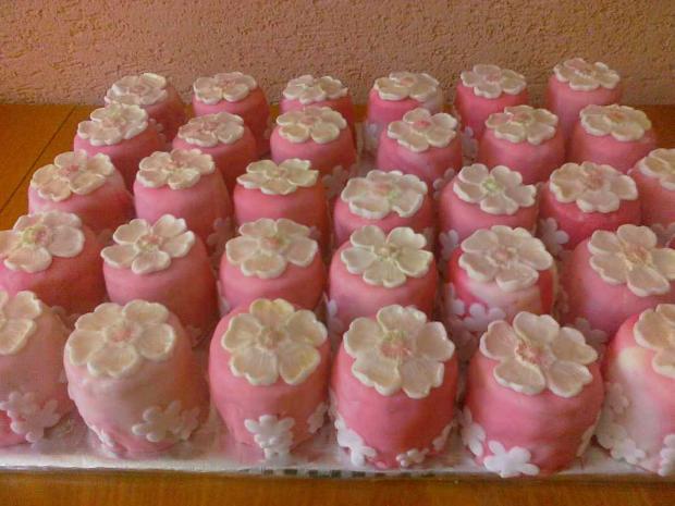 33 tortičiek do školy k narodeninám, torta, Torty - škola, stužková 33 tortičiek do školy k narodeninám, torta, Torty - škola, stužková, tretinka, 1