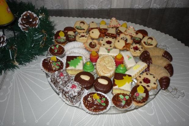 Na vianočnom stole, torta, Zákusky Na vianočnom stole, torta, Zákusky, Primilka, 1