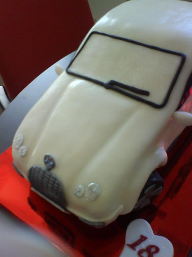 Auto-ospravedlňujem sa za nekvalitné foto,ale bolo to moje prvé, torta, Narodeninové torty Auto-ospravedlňujem sa za nekvalitné foto,ale bolo to moje prvé, torta, Narodeninové torty, Helenčok, 1