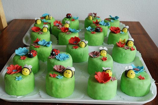 Úlik a minitortičky do škôlky pre syna, torta, Torty - škola, stužková Úlik a minitortičky do škôlky pre syna, torta, Torty - škola, stužková, lesika, 1