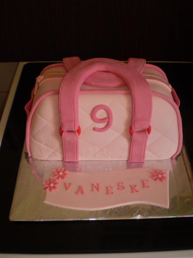 kabelka pre Vanesku, torta, Torty pre dievčatá, Šuvadová Maťa, 1