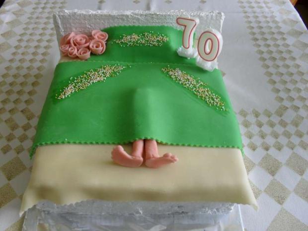 posteľ, 06.08.2011, torta, vvierka, 1