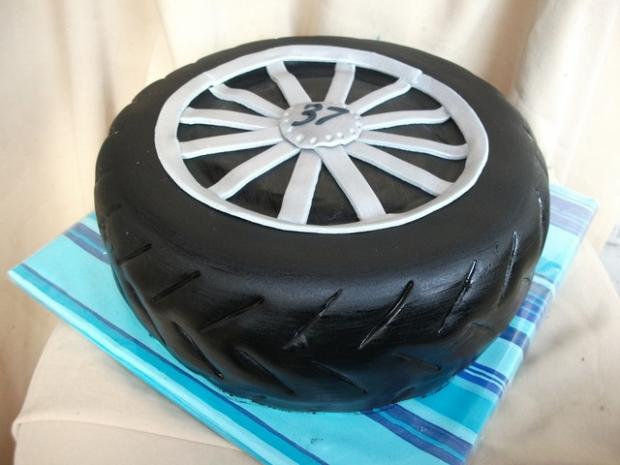 Pneumatika:-), torta, Netradičné torty, Alenik, 1