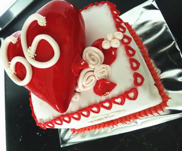 s 3D ♥ srdiečkom, torta, Narodeninové torty, cvilinge, 1