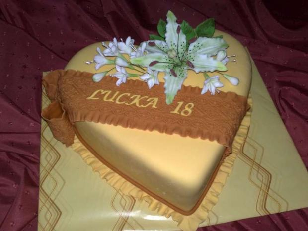 srdiečko k 18. narod., torta srdiečko k 18. narod., torta, mariana barátová, 1