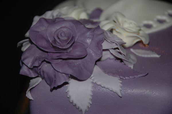 Fialová s ružičkami - detail II., torta, rybca, 1
