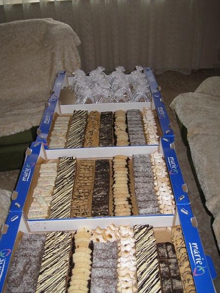 suchšie koláčiky ..... linecke žerbo ježe orieskove pomarančové tyčinky žltkové rezy ,........, torta, Zákusky, karinka306, 1