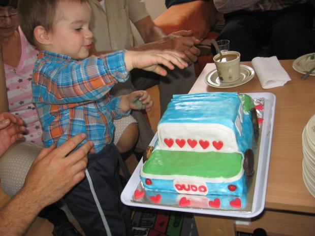 špinavé ruky od farby na poťahovke, torta, pre články, mariaklarak, 1