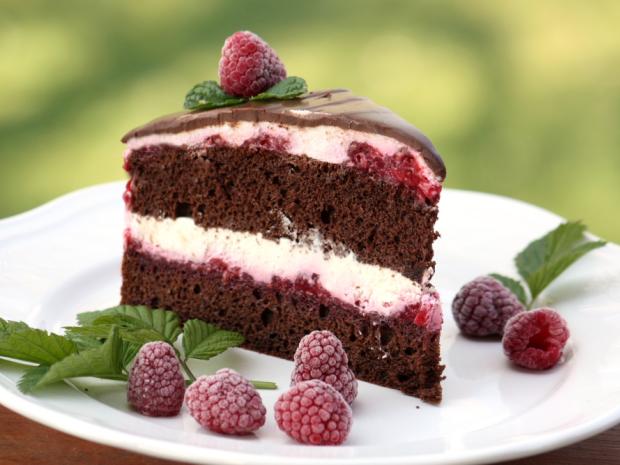 Čokoládová smotanovo-malinová torta, Recepty na torty, Kamila