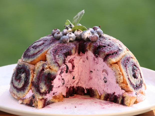 Čučoriedková šarlota, Recepty na torty, Kamila