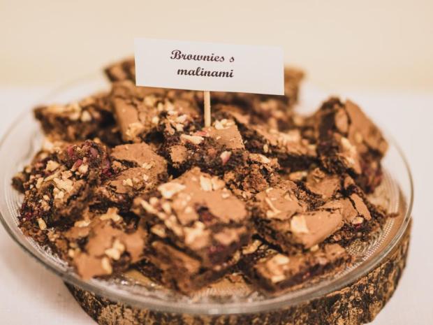 Vianočné brownies s malinami a orechami, Recepty na zákusky, kika898