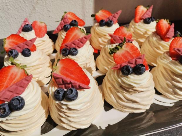 Mini pavlovky - snehové tortičky, Recepty na zákusky, Lucka1025