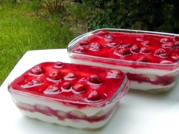 Tvarohovo-smotanový dezert s jahodami, Recepty na nepečené zákusky, babina 555