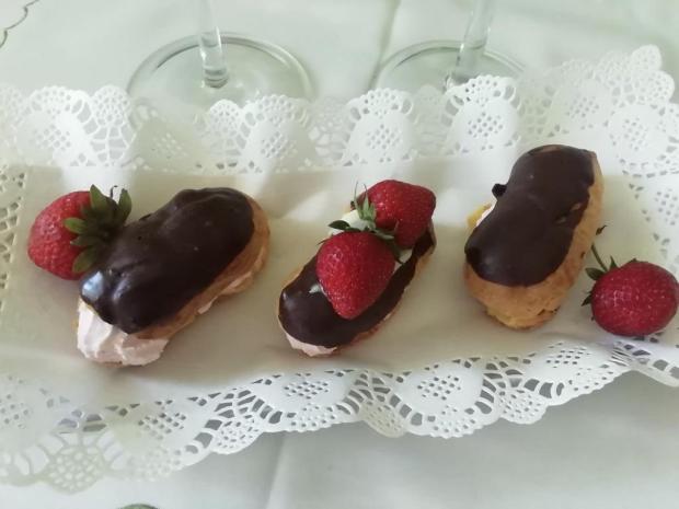Jahodové pokušenie z odpaľovaného cesta, Recepty na zákusky, Oľga Birošová