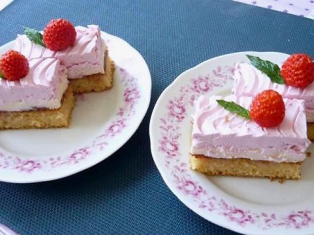 Jahodové rezy s mascarpone, Recepty na zákusky, Valika475