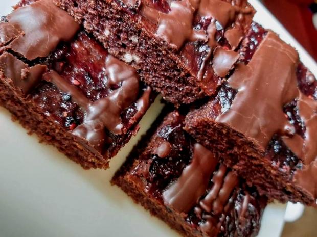 Koláč  z kyslého mlieka  s čokoládou , Recepty na koláče, Vlasta Dorisa
