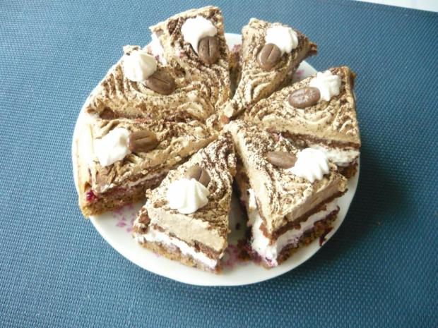 Orechovo kávové rezy, Recepty na zákusky, Valika475