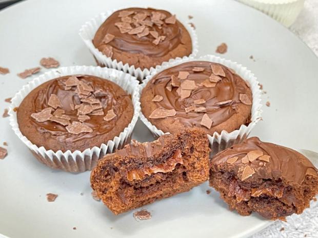 Plnené čokoládové muffiny, Recepty na muffiny, Frommykitchendotcom