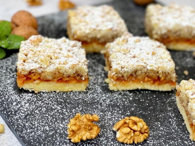 Jablkový koláč s posýpkou a džemom, Recepty na koláče, Frommykitchendotcom