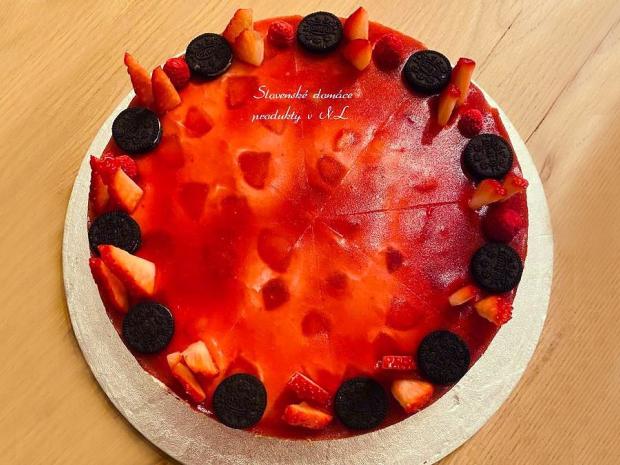 Jahodový cheesecake s mascarpone, Recepty na nepečené zákusky, Sandra Hvilová