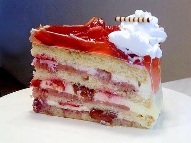 Jahodová torta s pribináčkovým a mascarpone krémom, Recepty na torty, babina 555