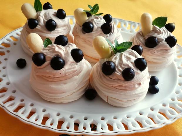 Mini pavlovky s čokoládovým krémom, Recepty na zákusky, Oľga Birošová